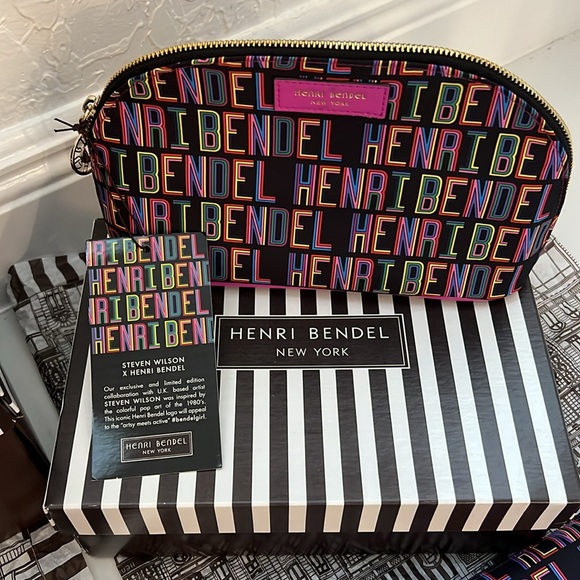 STEVEN WILSON for HENRI BENDEL POP ART TRAVEL COLLECTION - Picture 9 of 11